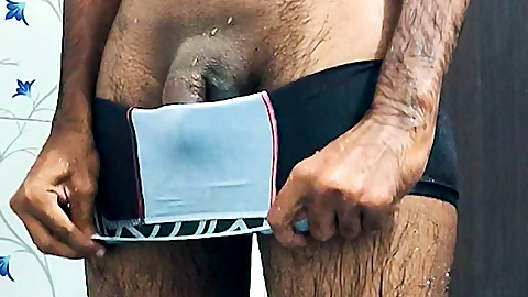 When I was taking a bath I remembered one of my queens, she came to my mind, I want your milk, she said, when was taking a bath,