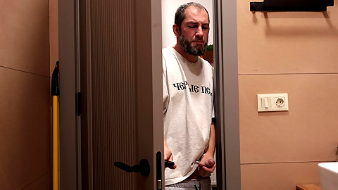 Twink Takes a Bath and Sucks His Stepdad's Dick