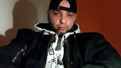 Dirtyjunkbro Is Bored He's Looking for Buddies