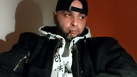 Dirtyjunkbro Is Bored He's Looking for Buddies