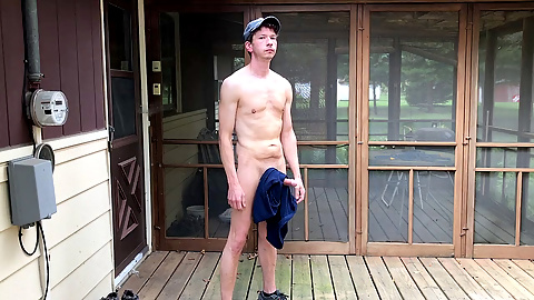 Adventurous guy Johnn197575 goes all out with some outdoor solo fun and jizm