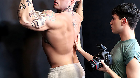 Cute Boy Seduce Athletic Man With Huge Muscles feat. Rob Quin, Davin Strong