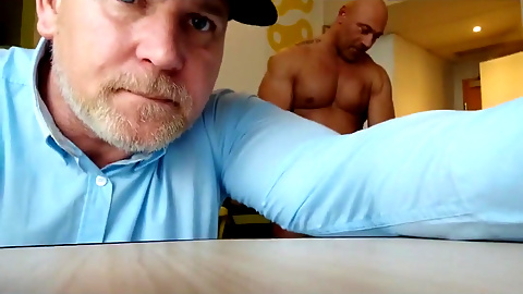 Bodybuilder Friend Get Sucked off Dexterxxl